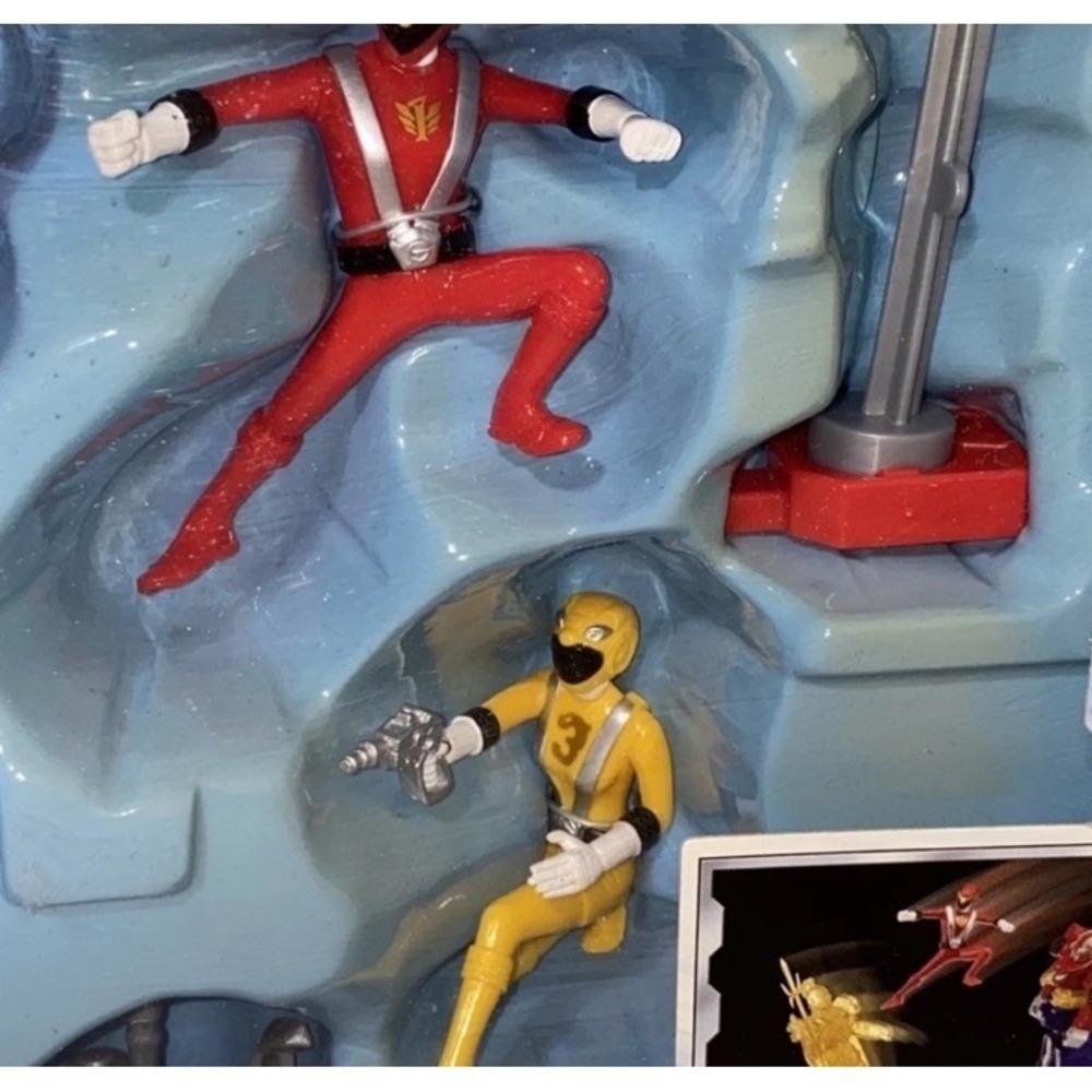 Bandai Power Rangers RPM Track Adventure Set 95121 Red Blue Yellow Rangers New - Picture 6 of 15
